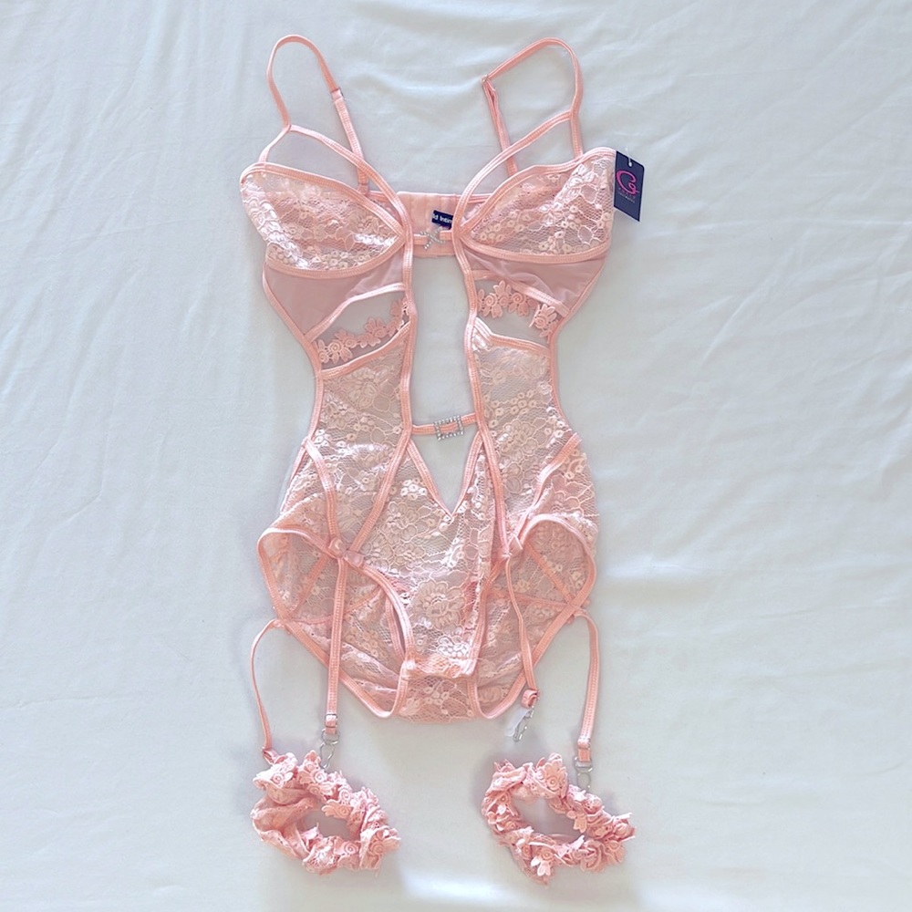 NWT Rose Fantasy Garter Set OS - Picture 2 of 4